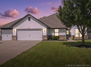 216 S 47th St, Broken Arrow, OK 74014