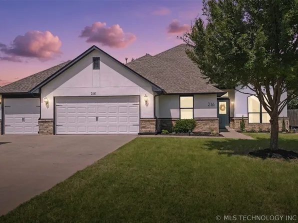 216 S 47th St, Broken Arrow, OK 74014