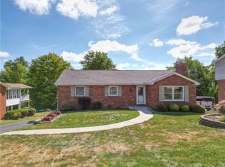 57 Norfolk Dr, Coraopolis, PA 15108