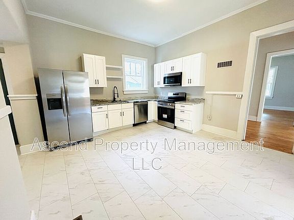 2nd image of 1501 N Chamberlain Ave APT A