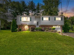 35 Donata Ln, Stamford, CT 06905