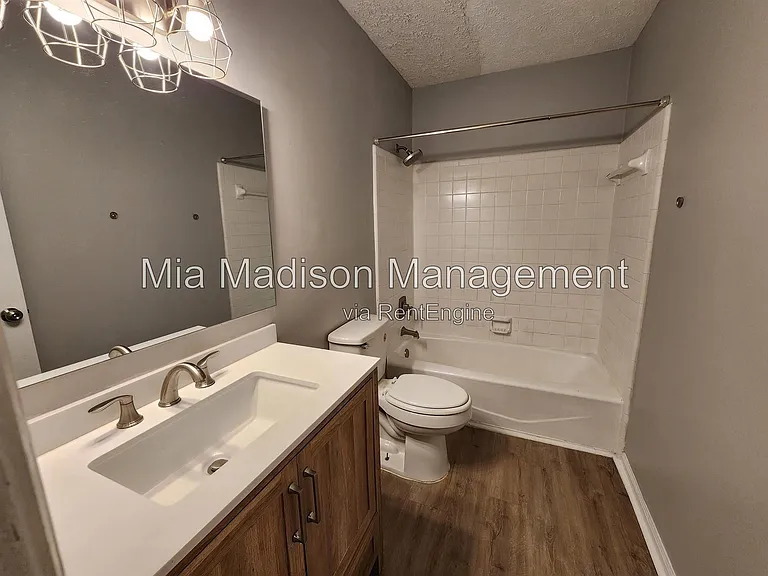 111 E Mell St #5 — Photo 10
