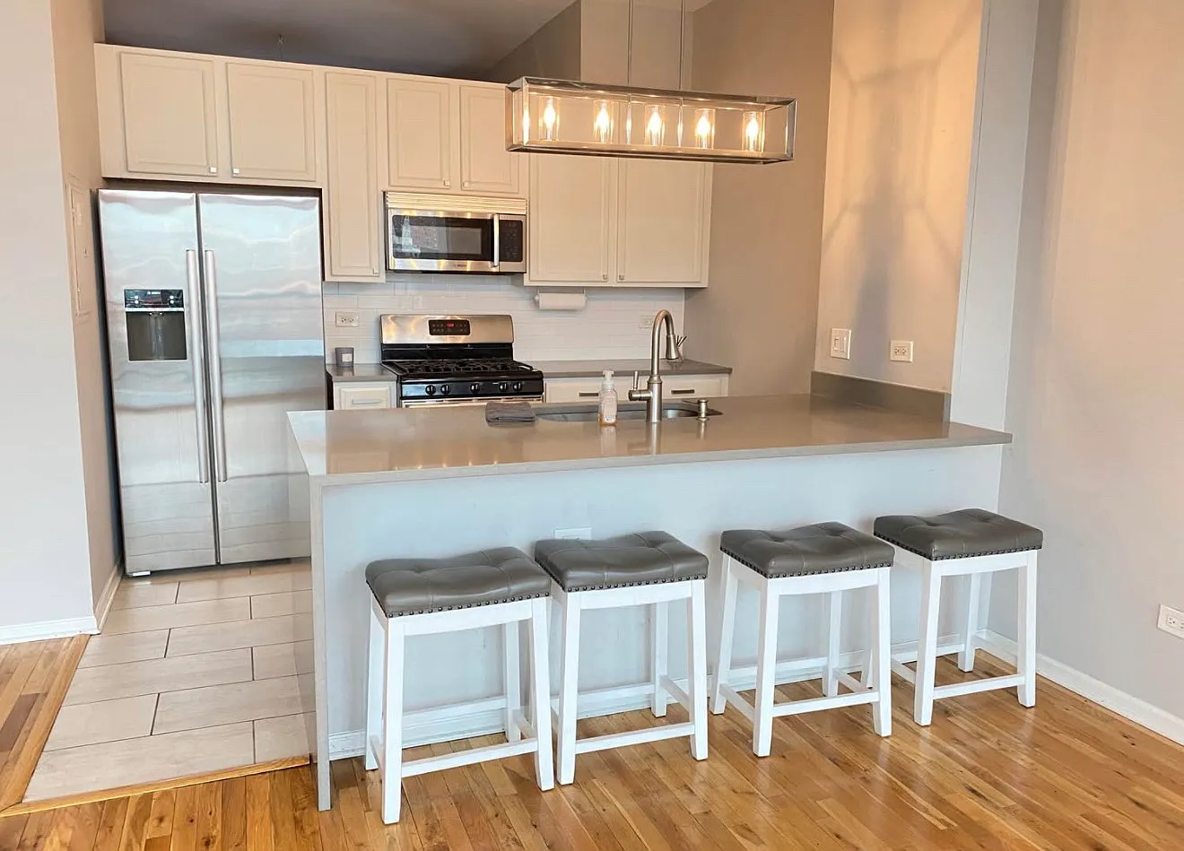 340 W Superior St — Photo 3