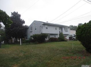28 Ridge Ave, Central Islip, NY 11722