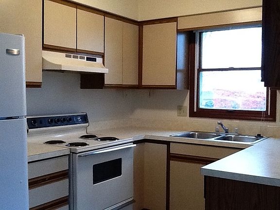 2nd image of 1824 Tiffany Ct APT A*