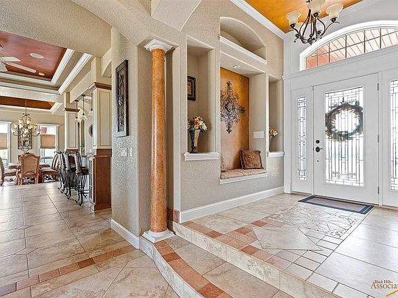 4th image of 14085 Mountain View Ln