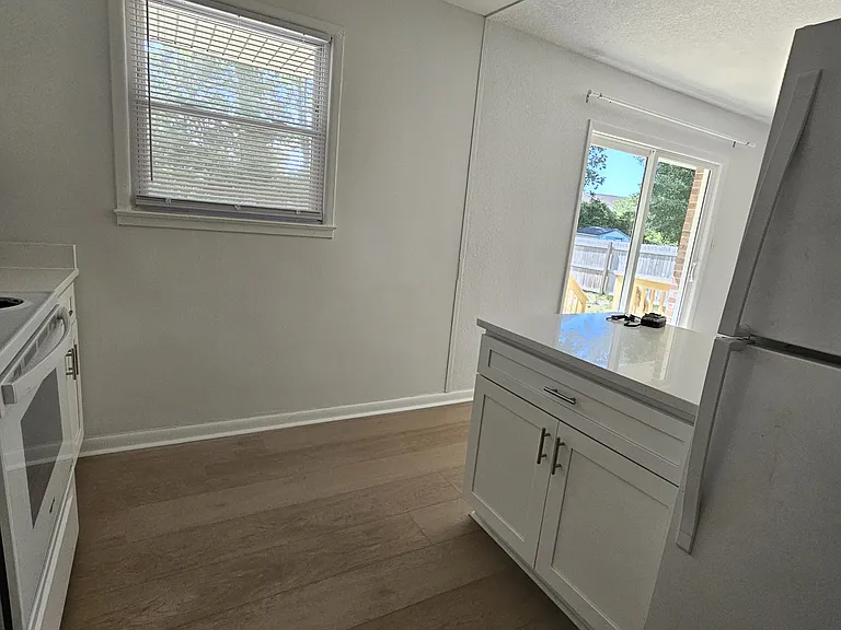 904 Rudee Ave — Photo 12