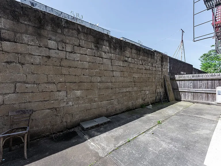 1649 Summerfield St #3R — Photo 15