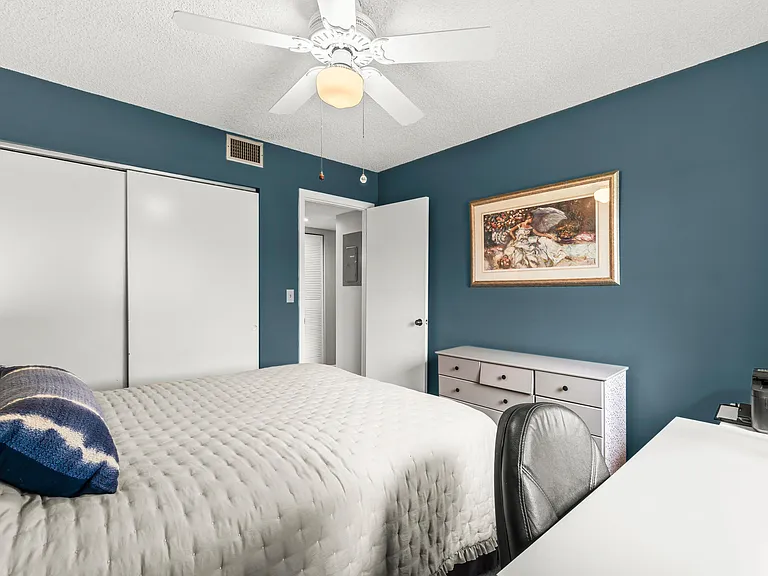 5687 Fairway Park Dr — Photo 30