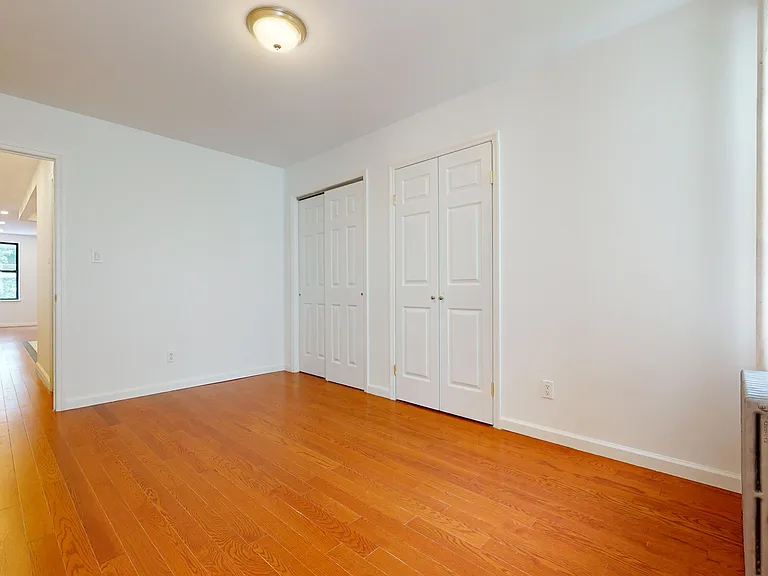 1413 2nd Ave #4 — Photo 10