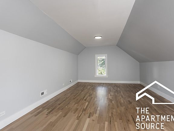 4th image of 1630 N Washtenaw Ave #2F