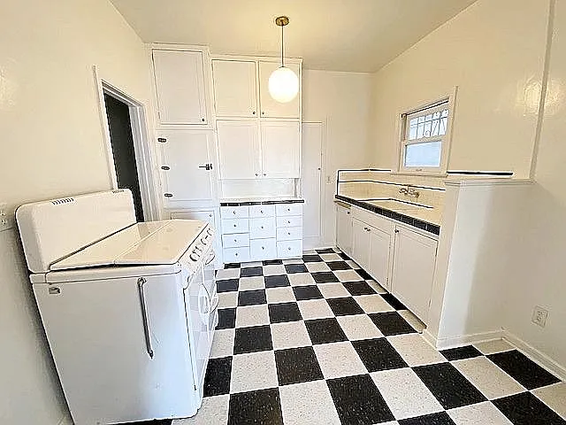 920 N Hoover St #B — Photo 10
