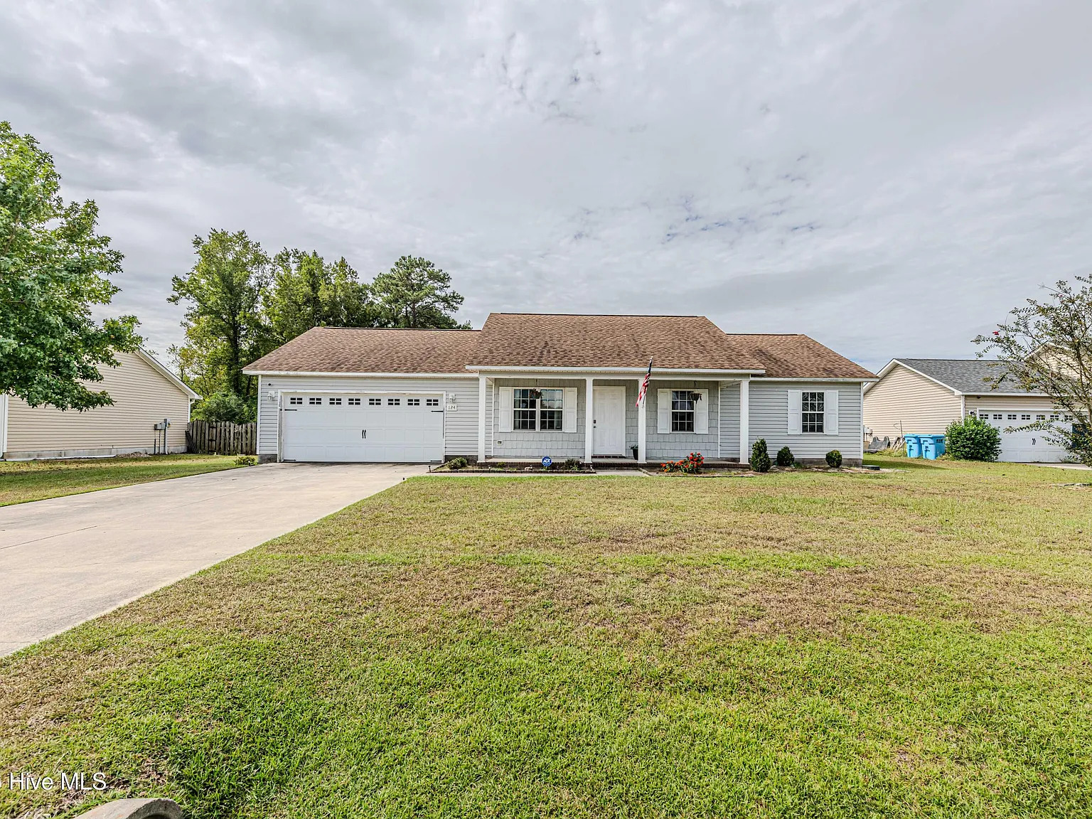 3 bed, 2.0 bath, 1227 sqft, $1,700 — Photo 4
