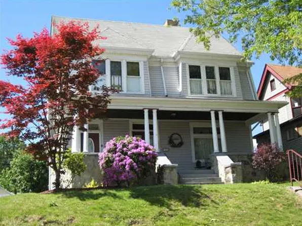 1528 Ridge Ave, Coraopolis, PA 15108