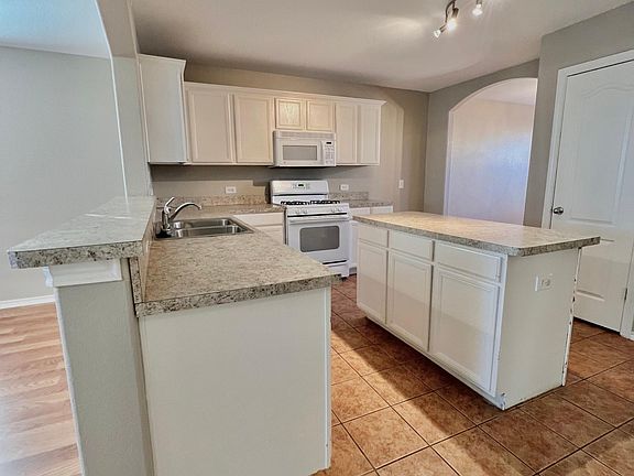 2nd image of 6809 Sierra Madre Dr