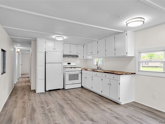 2nd image of 45 Nicole Dr