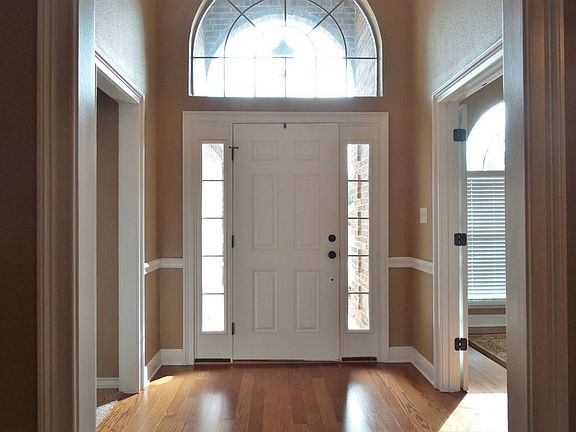 2nd image of 3706 Sylvia Dr