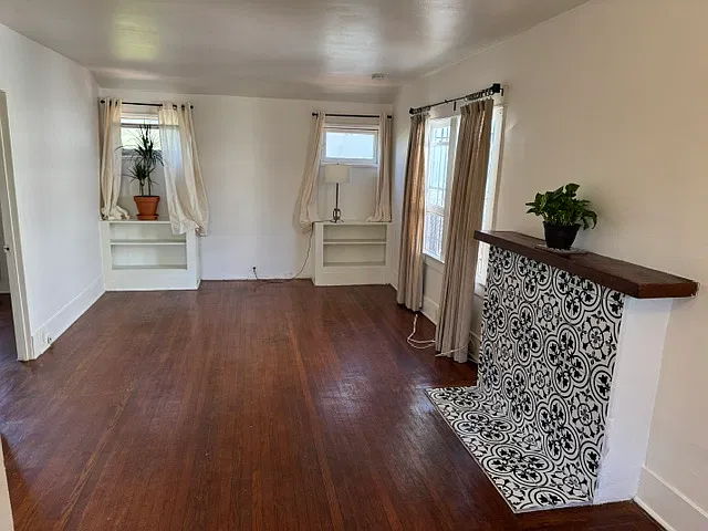 2 bed, 800 sqft, $3,950 — Photo 3