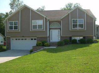 6087 Saab Dr, Ooltewah, TN 37363