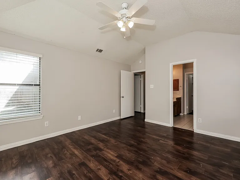 3309 Creekwood Ln — Photo 10
