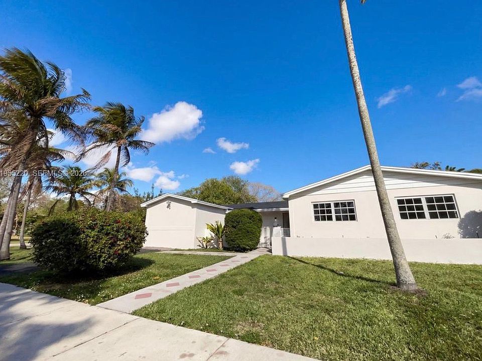 2nd image of 1001 SW 99th Pl