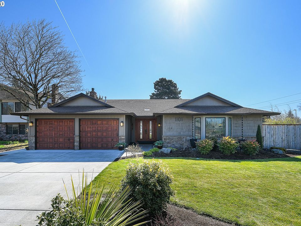 1st image of 1101 NE 133rd Cir