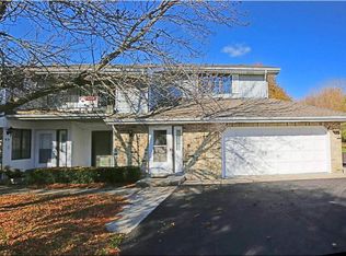 1406 Pheasant Run Dr, Racine, WI 53406