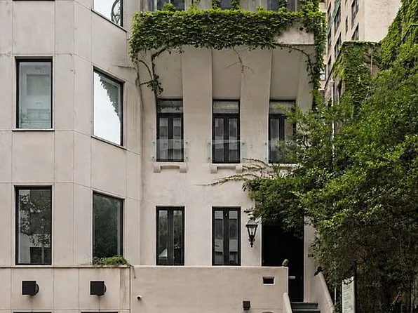 310 E 69th St, New York, NY 10021