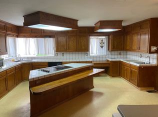 825 N Mathew St, Porterville, CA 93257
