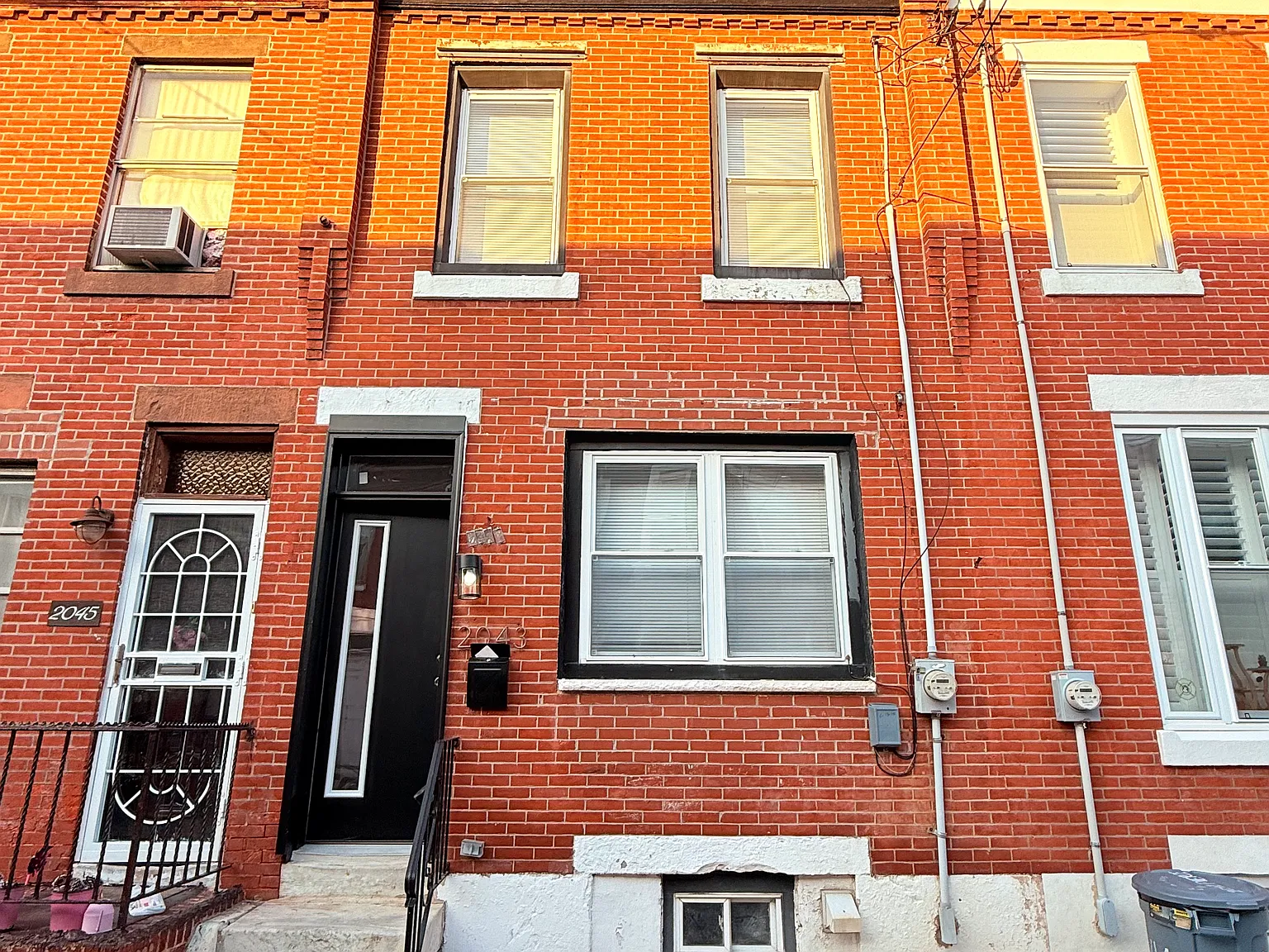2 bed, 1.5 bath, 900 sqft, $1,800 — Photo 2