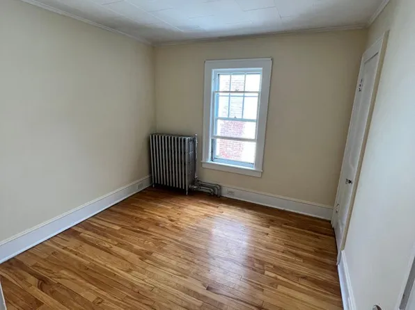 360-364 South Winooski Ave, 360 S Winooski Ave APT B, Burlington, VT 05401