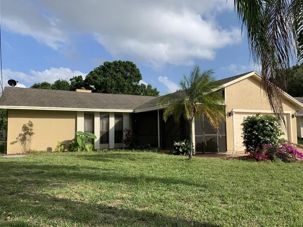 2265 SW Edison Cir, Port Saint Lucie, FL 34953