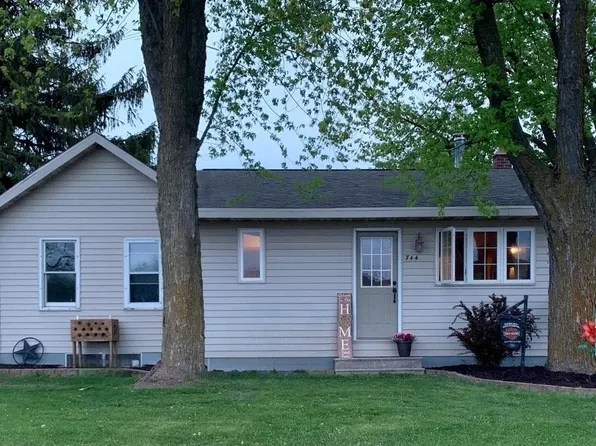 744 N Main St, Seymour, WI 54165