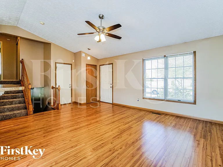 5673 Larksdale Dr — Photo 4