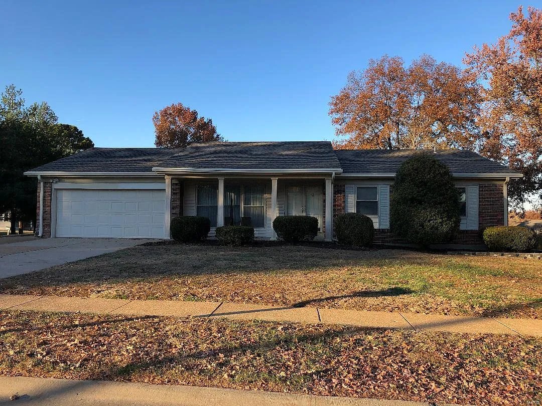 5002 Flamewood Dr photo 1