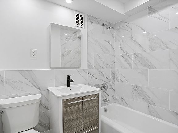 5th image of 200 E 27th St APT 12B