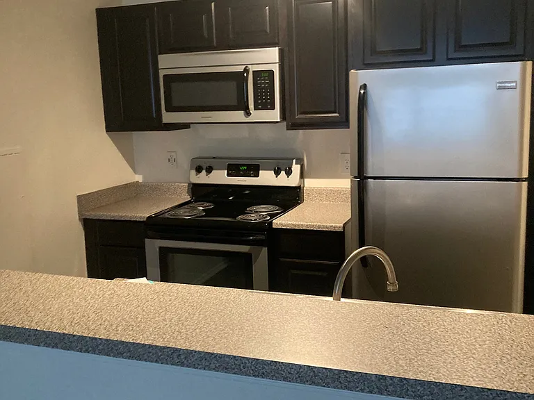 Dover Farms Apartments — Photo 33