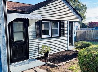 76 Novelty Rd, Warwick, RI 02889