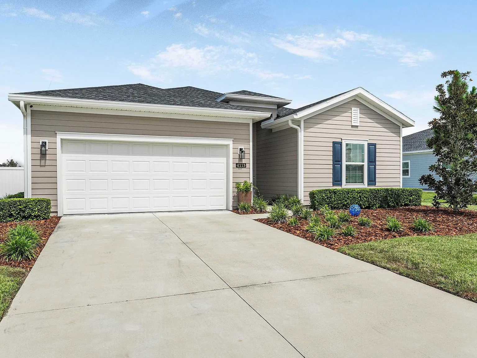 4 bed, 2040 sqft, $2,995 — Photo 4