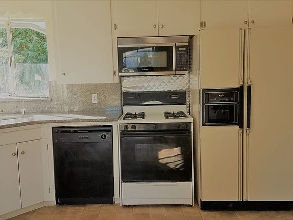 4th image of 815 Diana Ave