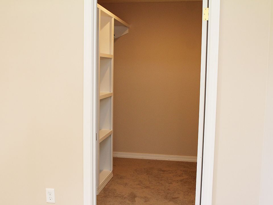 2nd image of 3410 Bowdoin St