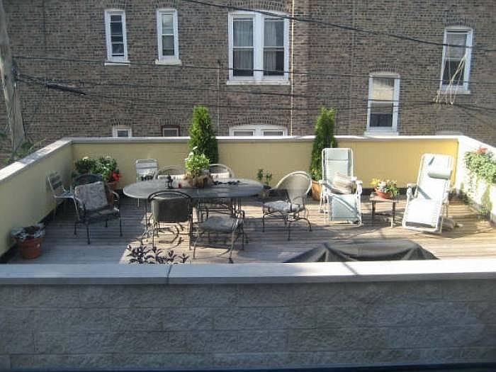 Private garage rooftop deck