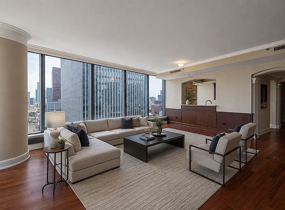 5th image of 60 E Monroe St Unit 3002