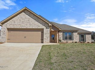 764 Magnolia Point Cir, Pearl, MS 39208