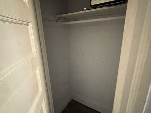 5th image of 293 E 16th St APT L