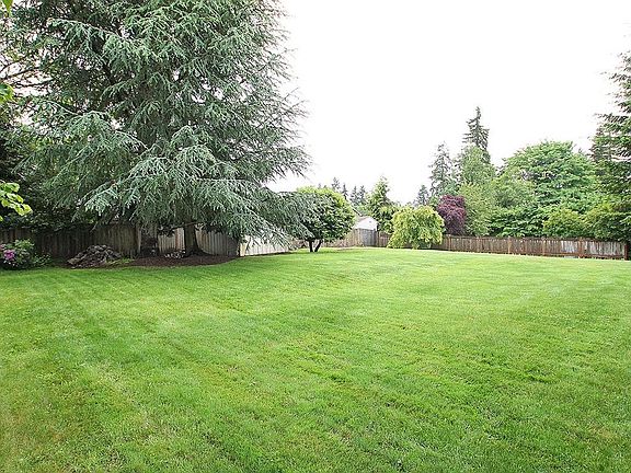 3rd image of 8827 NE 161st Pl