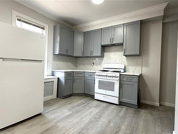 5th image of 2593 Ocean Ave #2A
