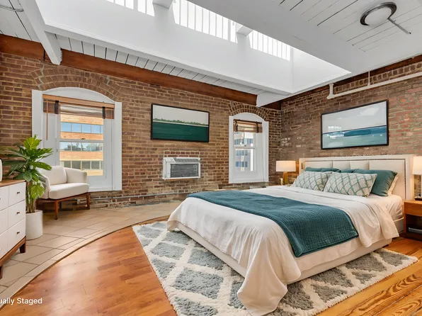 85 South Street image 3 of 11