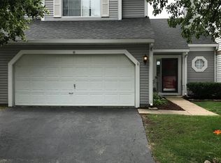 8 Crabapple Ct, Lake In The Hills, IL 60156