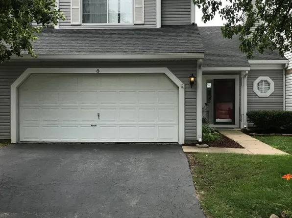 8 Crabapple Ct, Lake In The Hills, IL 60156